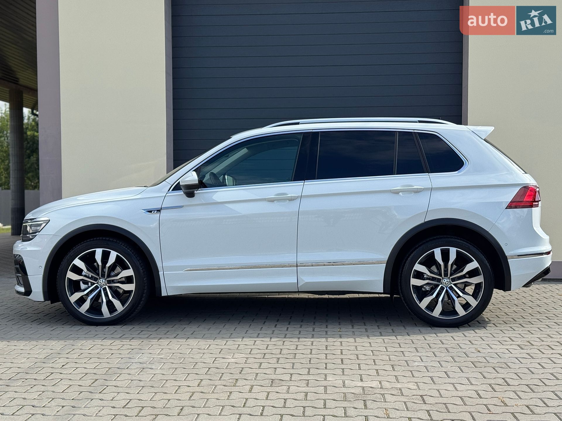 Volkswagen Tiguan 2019 VIN WVGZZZ5NZLW814441 фото оголошення 56 з 131
