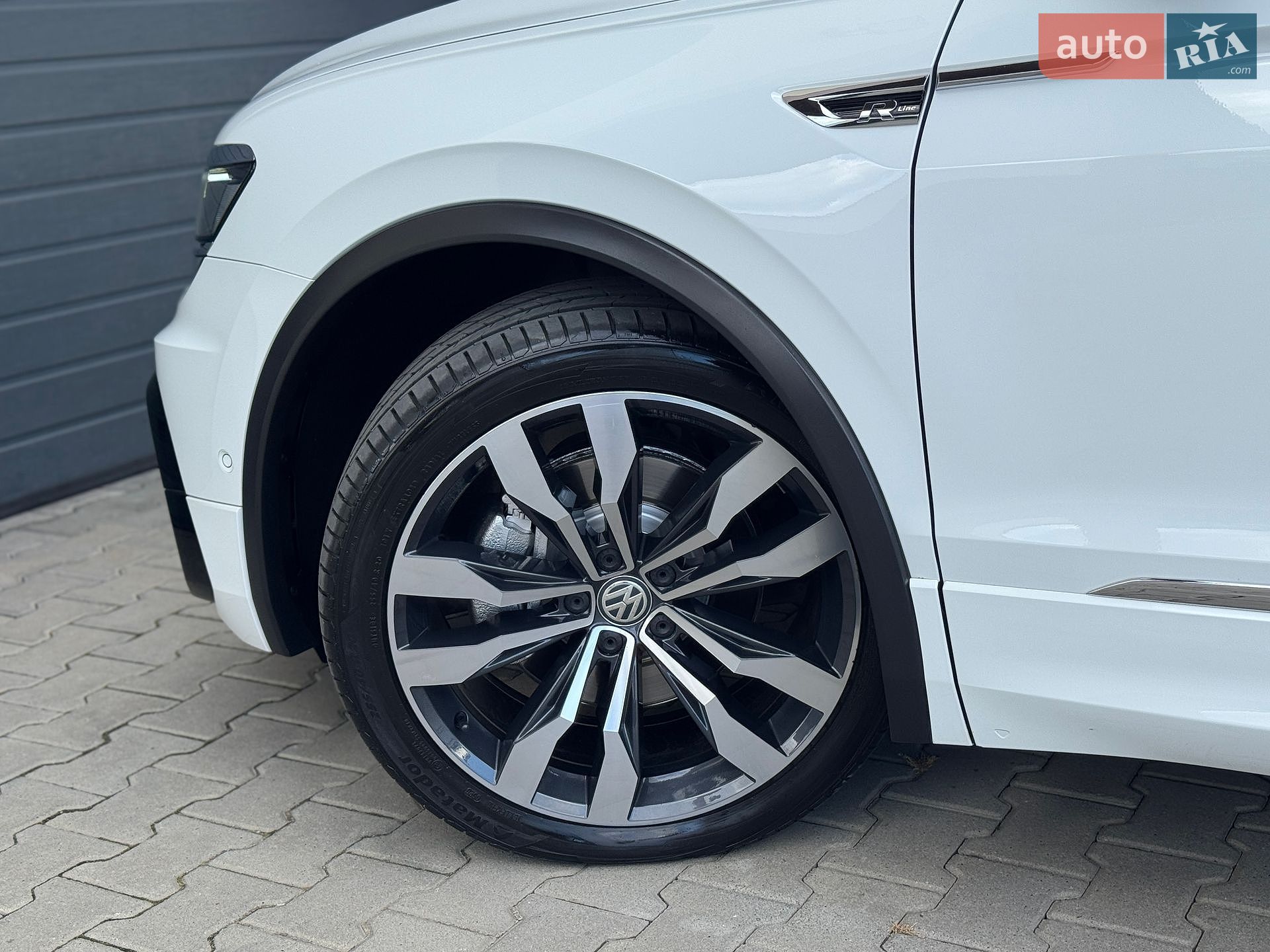 Volkswagen Tiguan 2019 VIN WVGZZZ5NZLW814441 фото оголошення 54 з 101