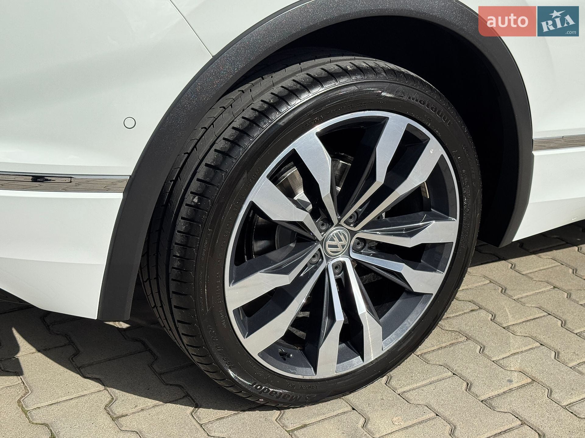 Volkswagen Tiguan 2019 VIN WVGZZZ5NZLW814441 фото оголошення 57 з 101