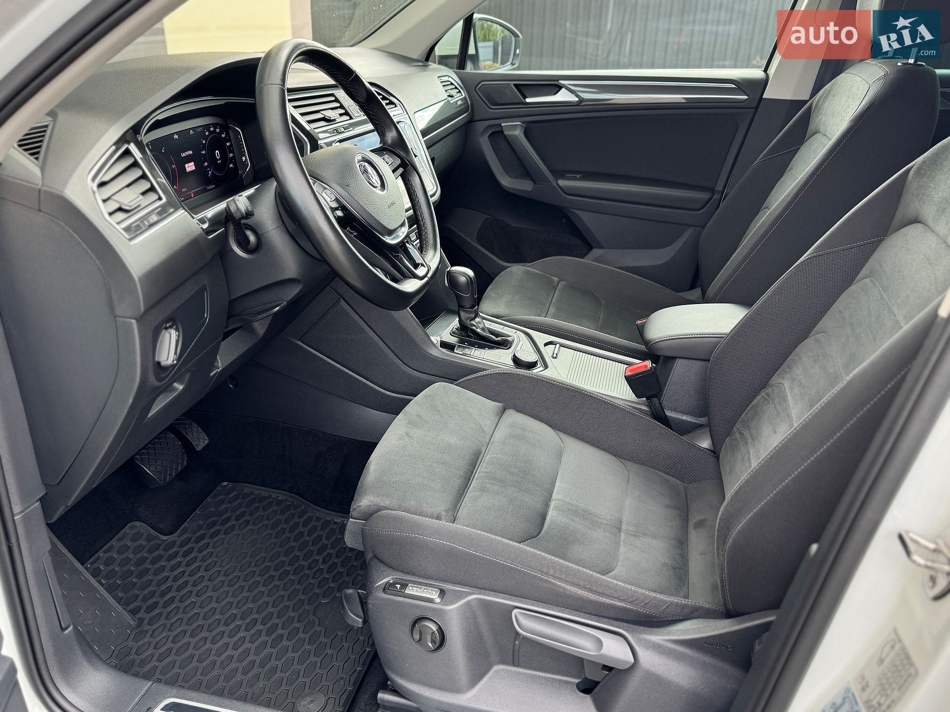 Volkswagen Tiguan 2019 VIN WVGZZZ5NZLW814441 фото оголошення 63 з 101