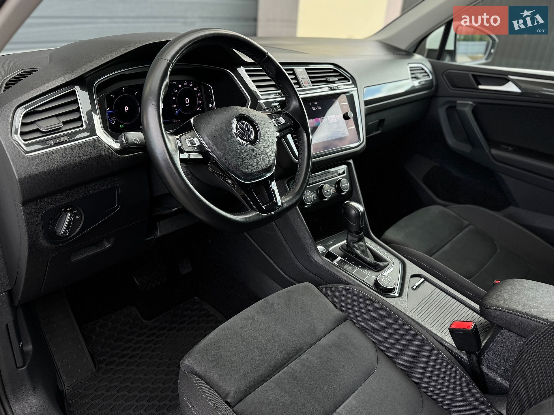 Volkswagen Tiguan 2019 VIN WVGZZZ5NZLW814441 фото оголошення 64 з 101