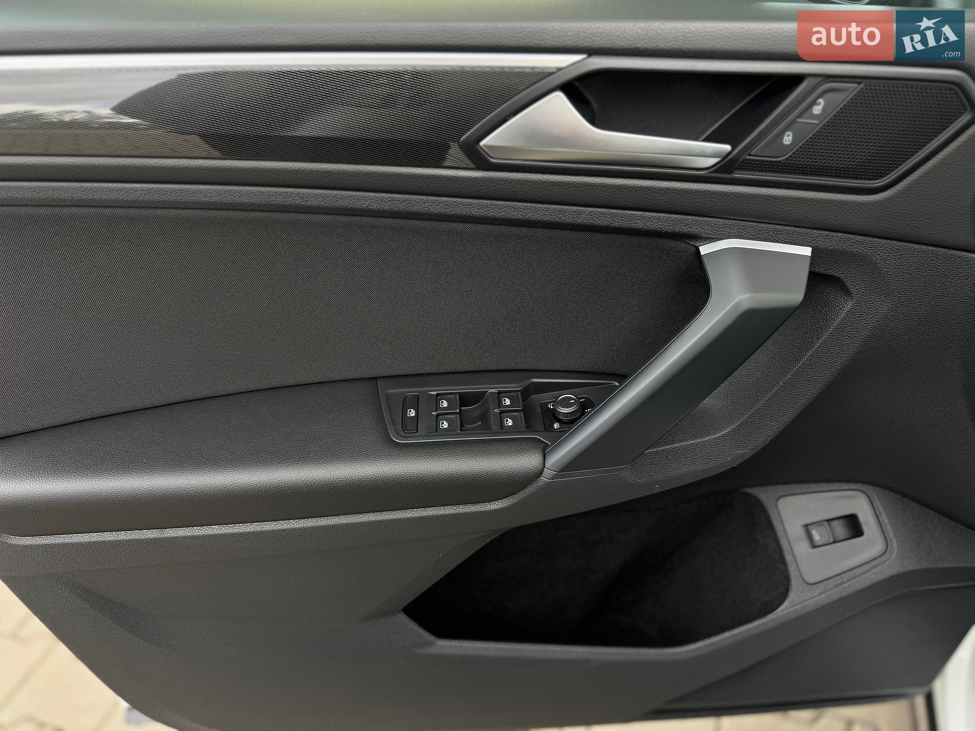 Volkswagen Tiguan 2019 VIN WVGZZZ5NZLW814441 фото оголошення 71 з 101