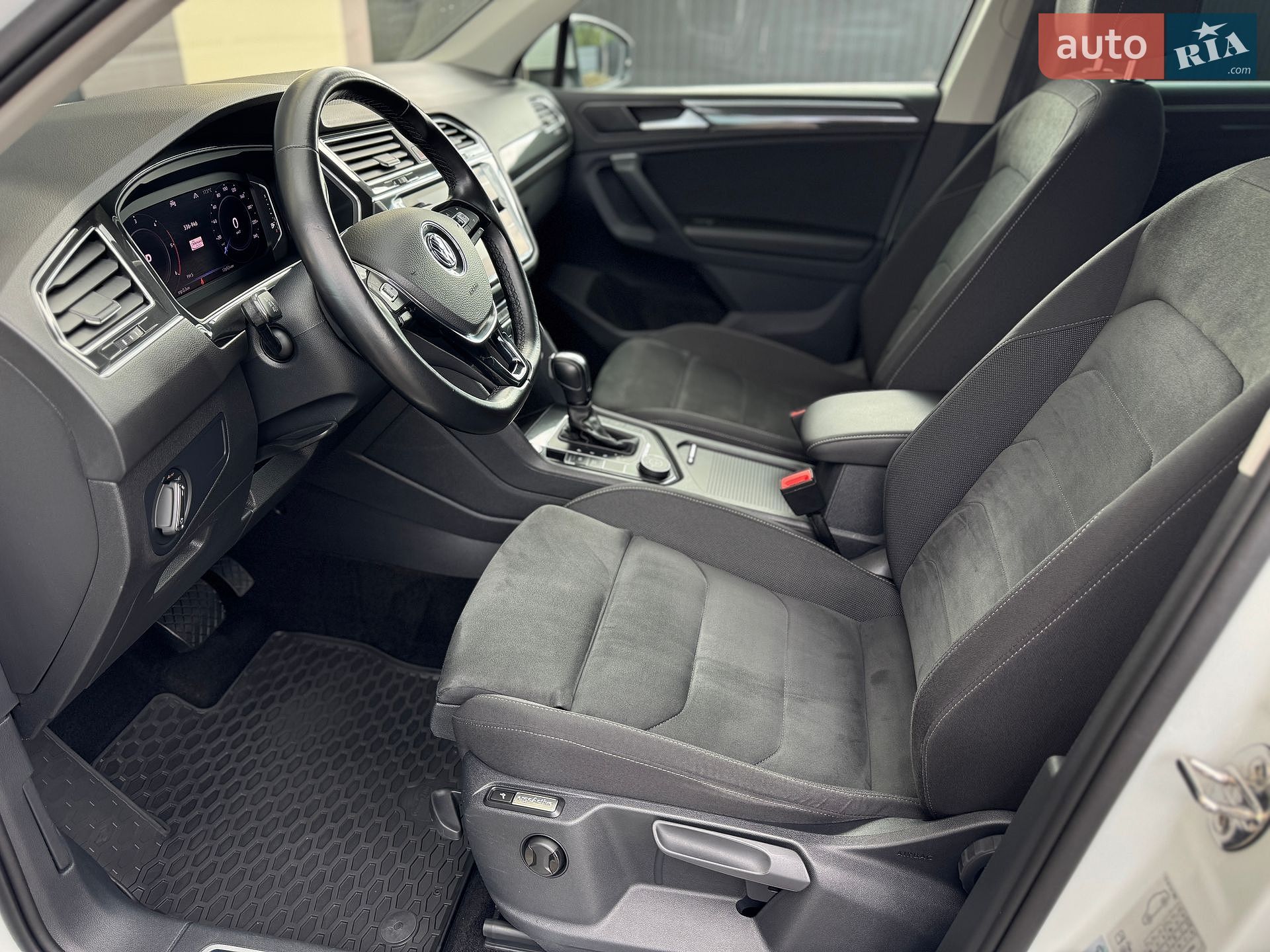 Volkswagen Tiguan 2019 VIN WVGZZZ5NZLW814441 фото оголошення 88 з 131