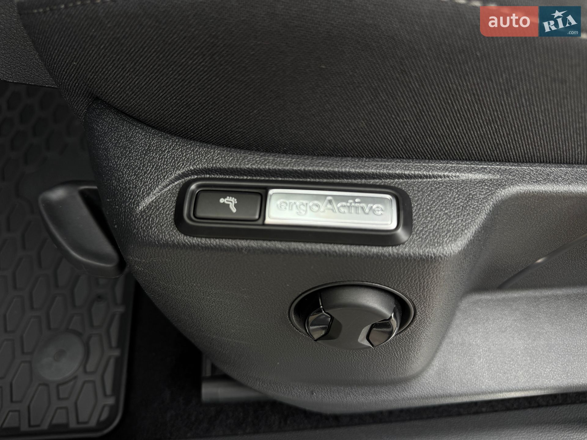 Volkswagen Tiguan 2019 VIN WVGZZZ5NZLW814441 фото оголошення 72 з 101