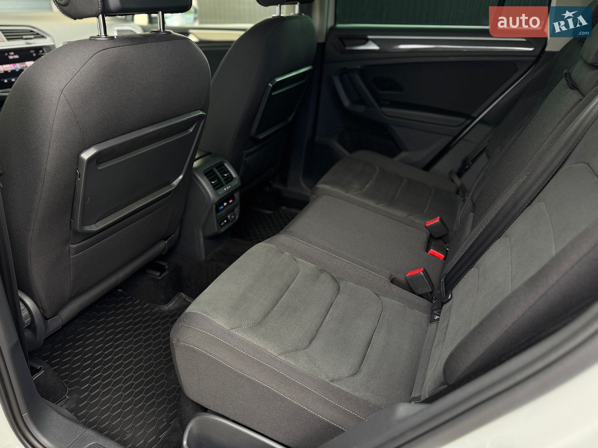 Volkswagen Tiguan 2019 VIN WVGZZZ5NZLW814441 фото оголошення 73 з 101