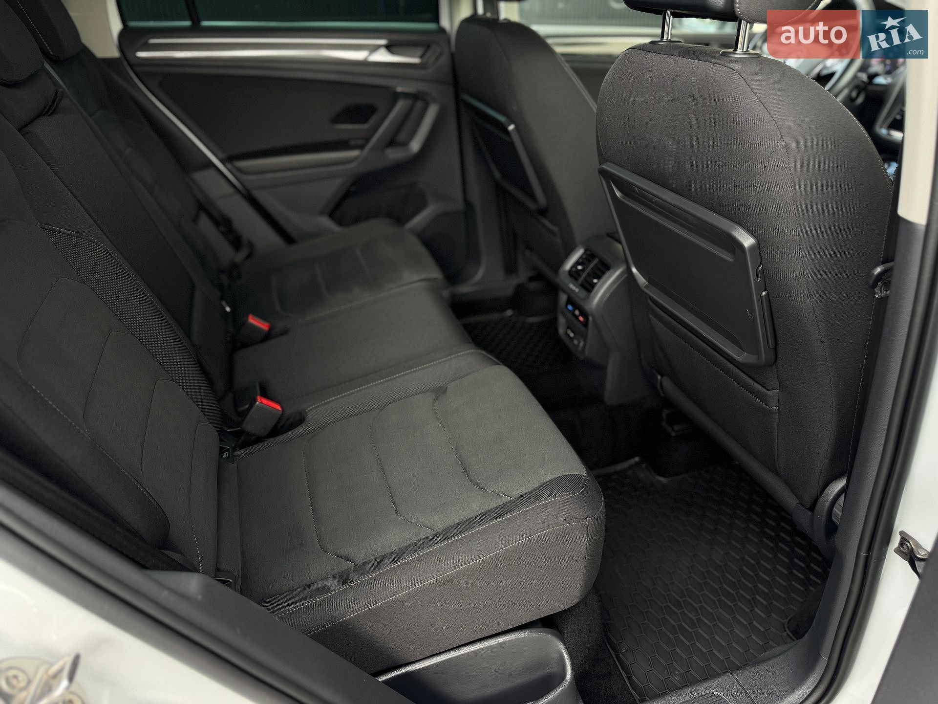Volkswagen Tiguan 2019 VIN WVGZZZ5NZLW814441 фото оголошення 74 з 101