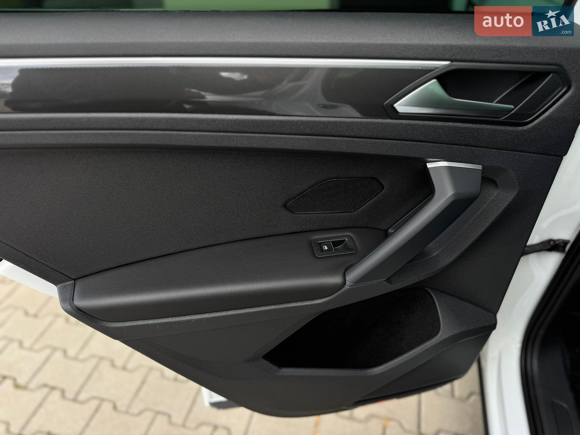 Volkswagen Tiguan 2019 VIN WVGZZZ5NZLW814441 фото оголошення 76 з 101