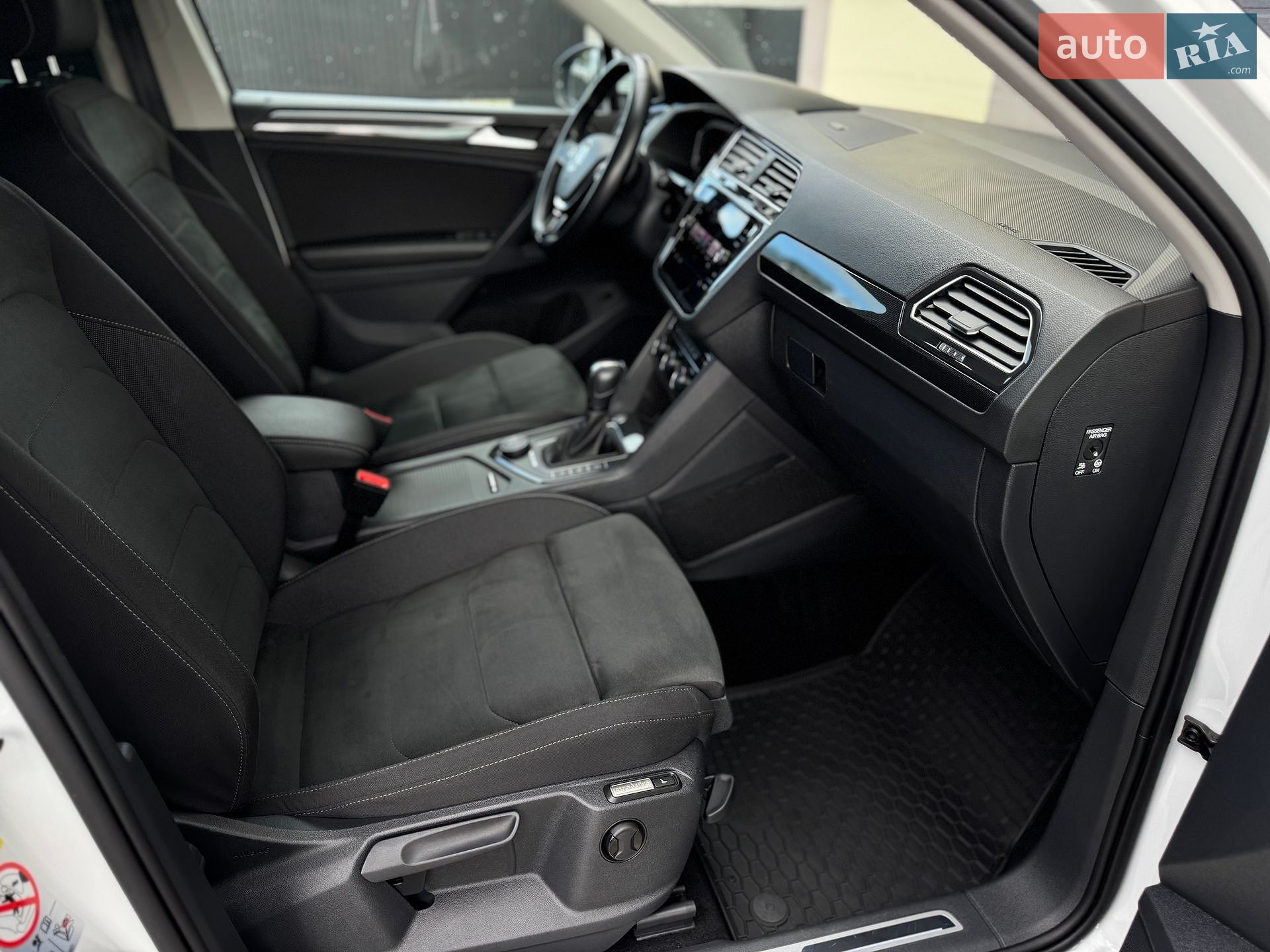 Volkswagen Tiguan 2019 VIN WVGZZZ5NZLW814441 фото оголошення 79 з 101