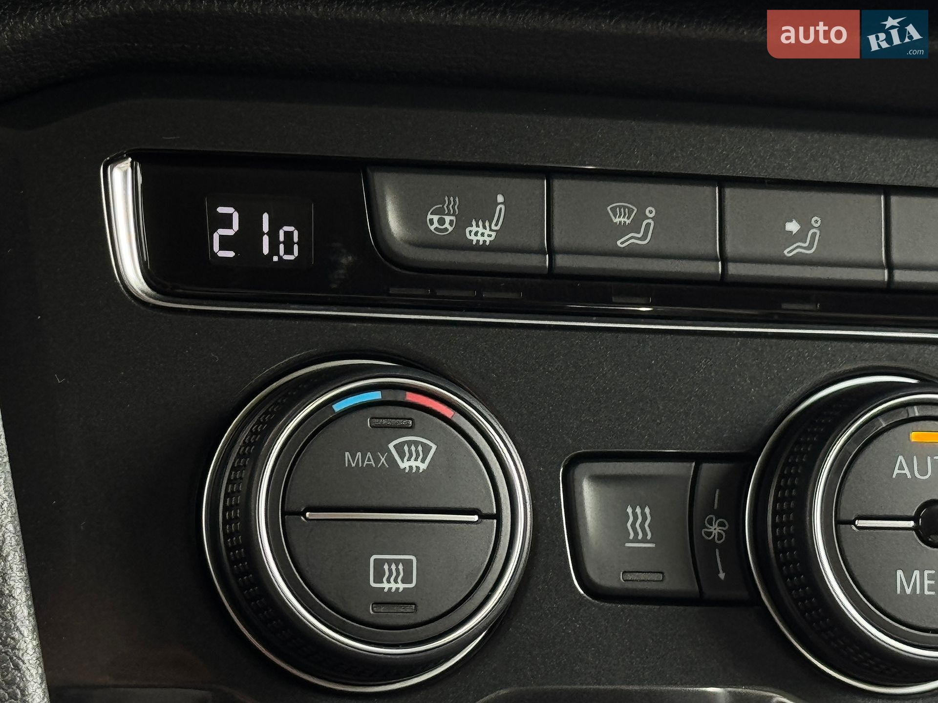 Volkswagen Tiguan 2019 VIN WVGZZZ5NZLW814441 фото оголошення 93 з 101