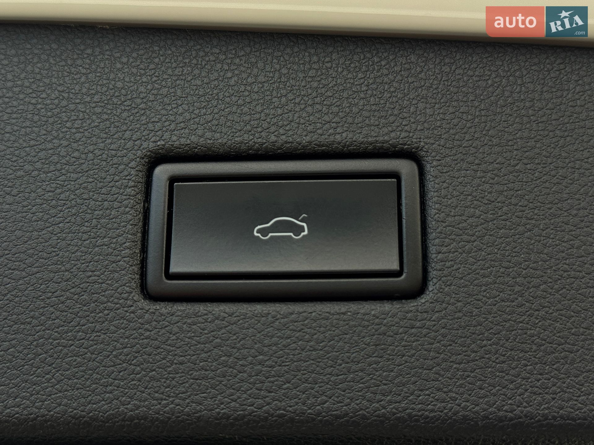 Volkswagen Tiguan 2019 VIN WVGZZZ5NZLW814441 фото оголошення 98 з 101