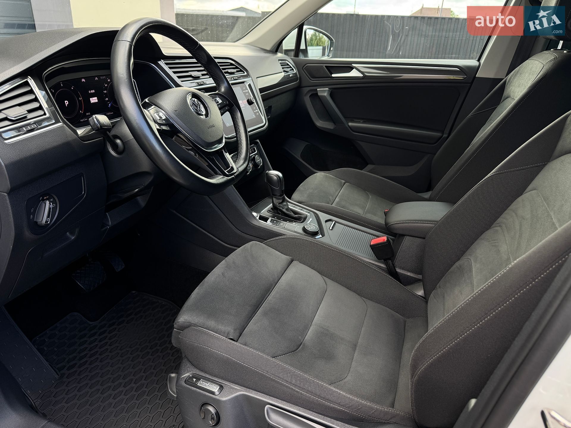 Volkswagen Tiguan 2019 VIN WVGZZZ5NZLW814441 фото оголошення 65 з 101