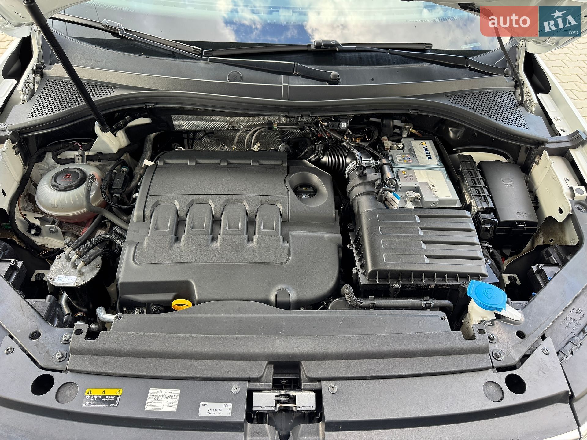 Volkswagen Tiguan 2019 VIN WVGZZZ5NZLW814441 фото оголошення 101 з 101
