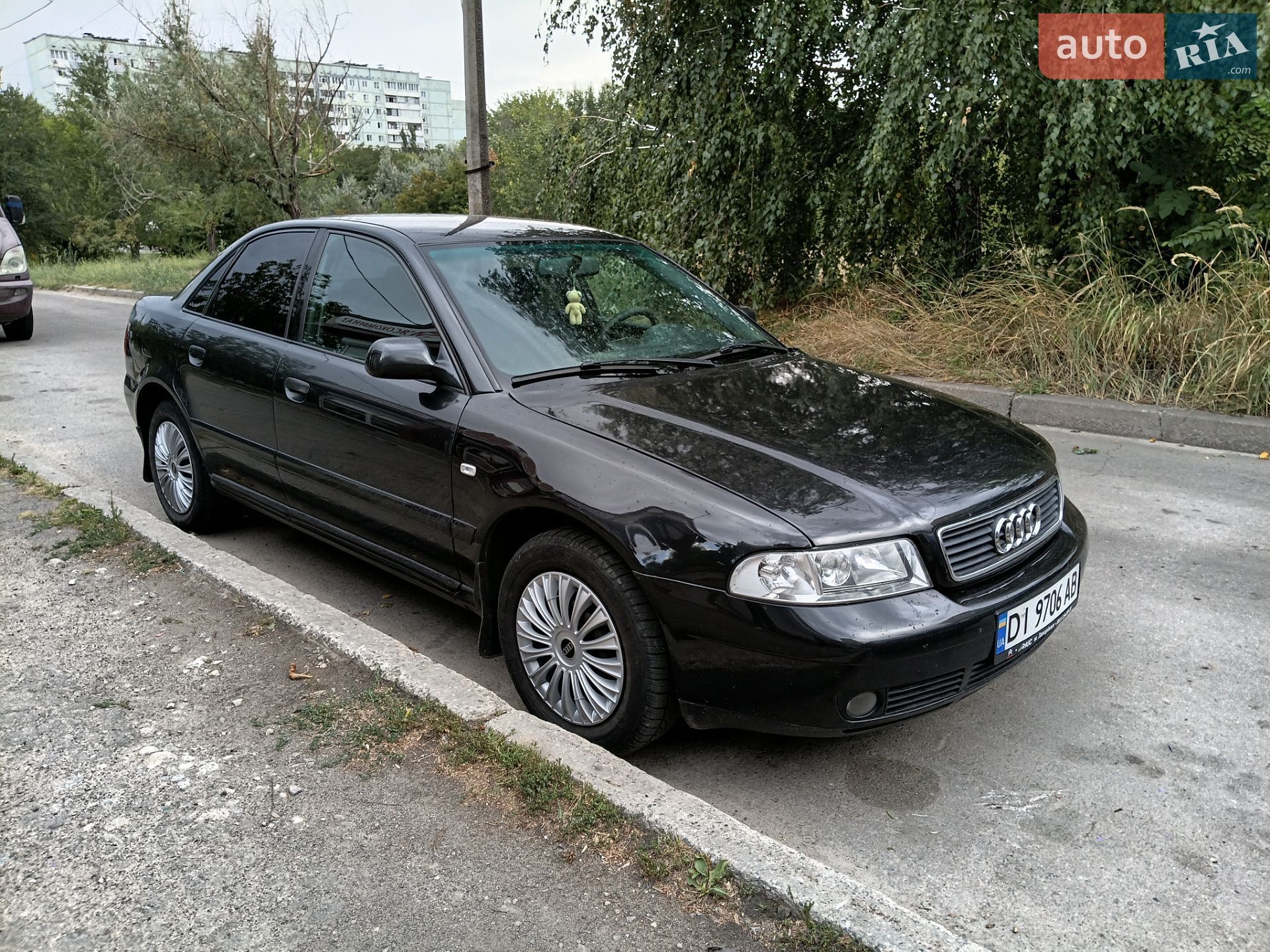 Audi A4 1999 VIN WAUZZZ8DZXA272457 фото оголошення 2 з 14