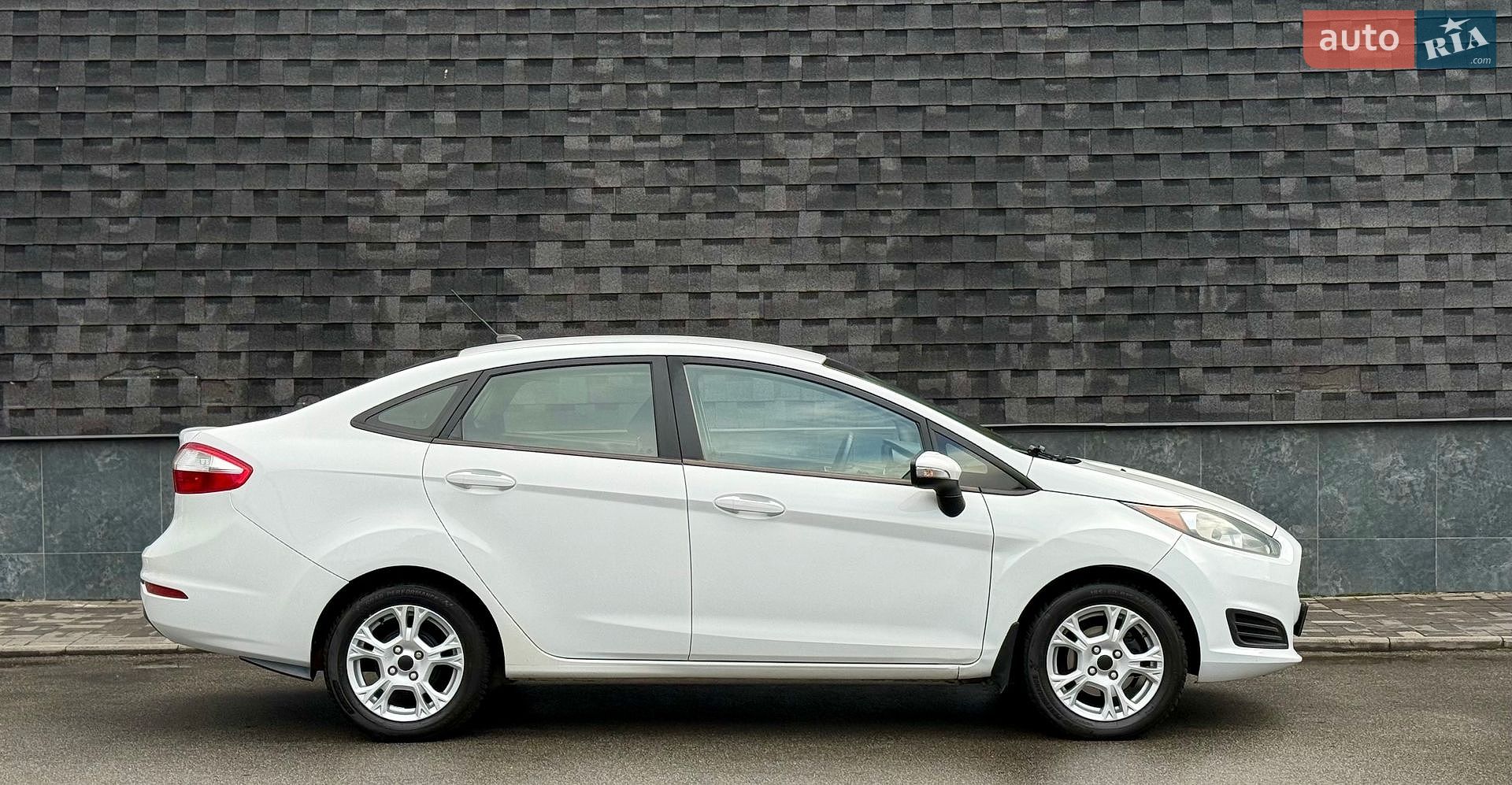 Ford Fiesta 2015 VIN 3FADP4BJ2FM204482 фото оголошення 11 з 31