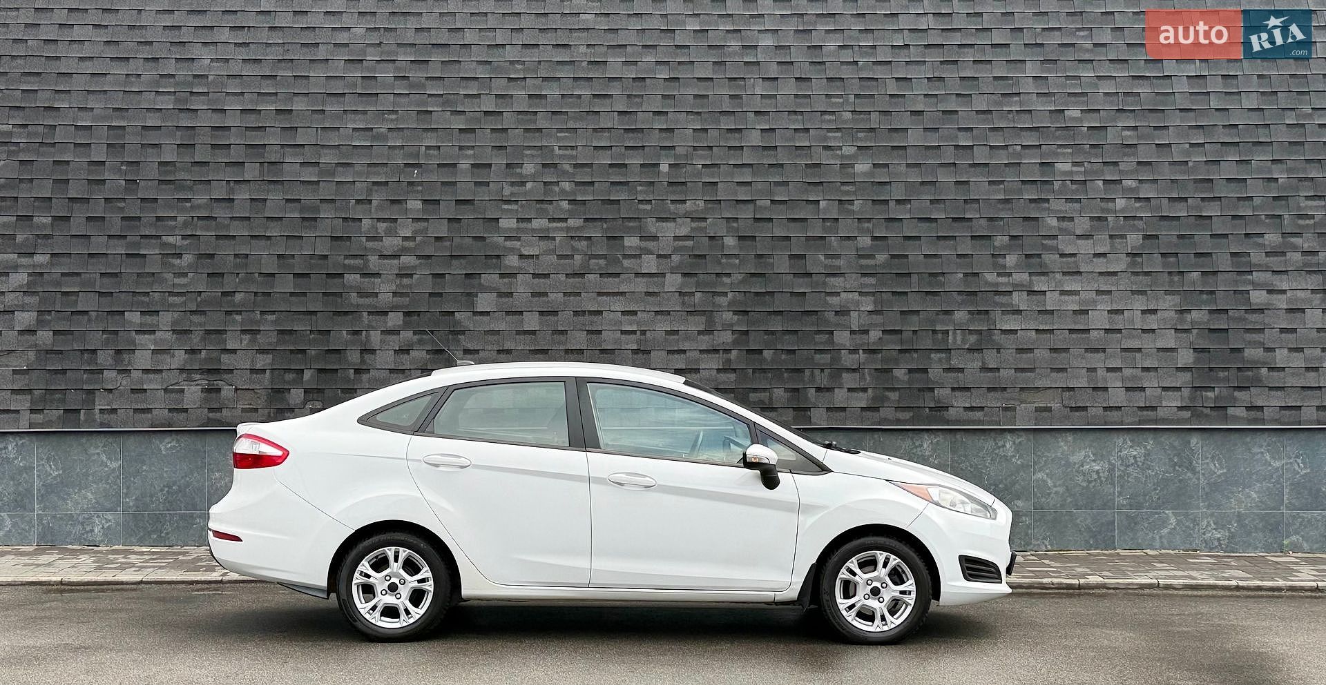 Ford Fiesta 2015 VIN 3FADP4BJ2FM204482 фото оголошення 12 з 31