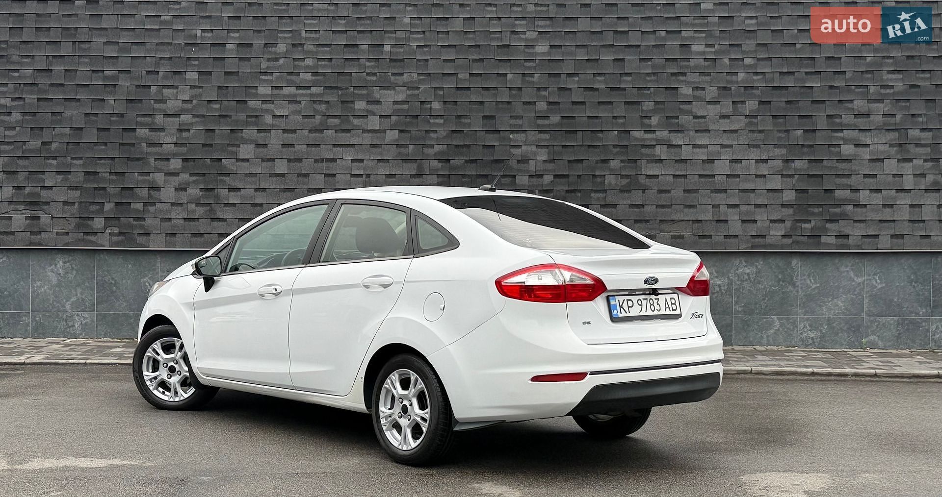 Ford Fiesta 2015 VIN 3FADP4BJ2FM204482 фото оголошення 15 з 31