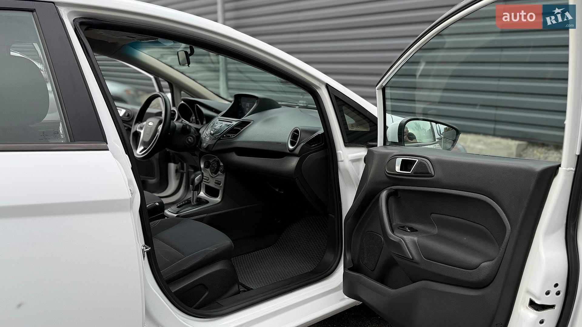 Ford Fiesta 2015 VIN 3FADP4BJ2FM204482 фото оголошення 23 з 31
