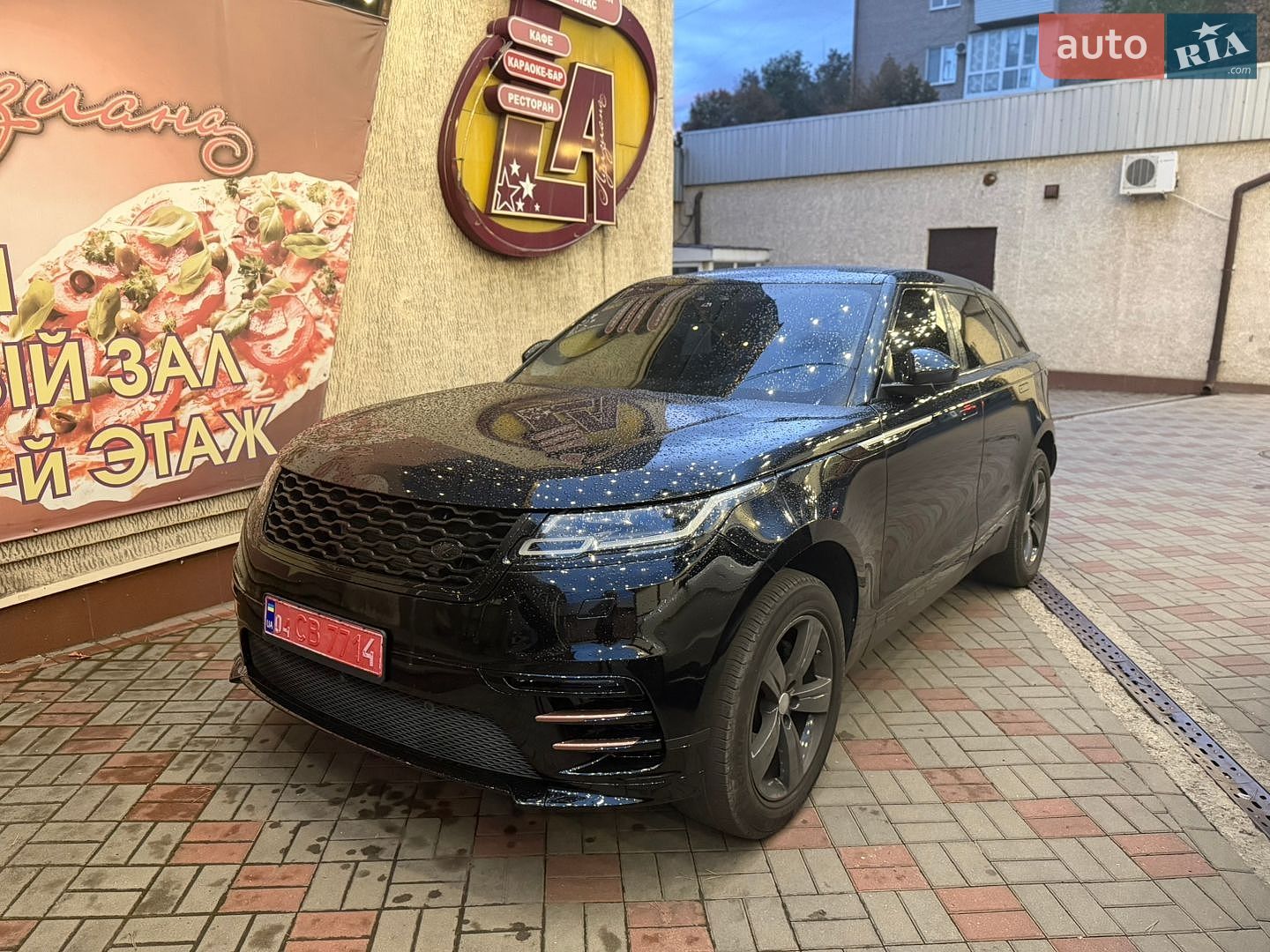 Land Rover Range Rover Velar 2018 VIN SALYB2RN9JA710574 фото оголошення 11 з 18