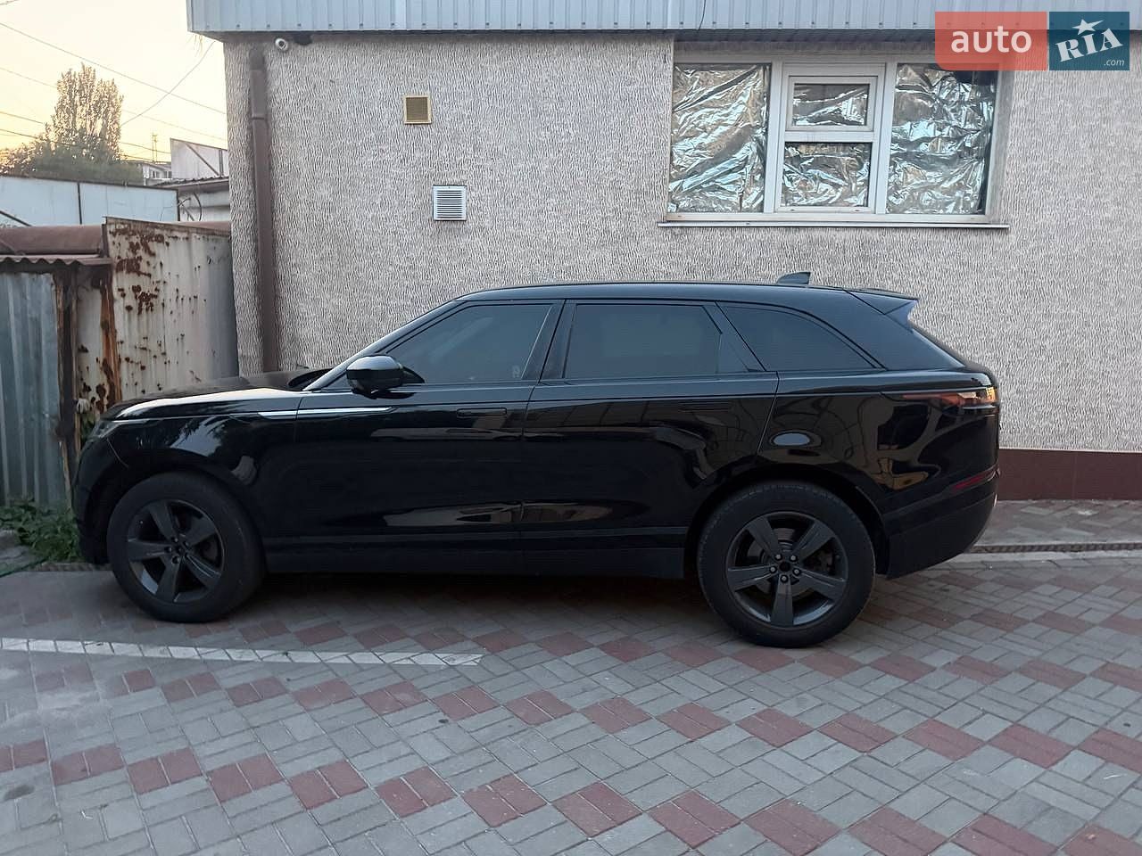 Land Rover Range Rover Velar 2018 VIN SALYB2RN9JA710574 фото оголошення 16 з 18