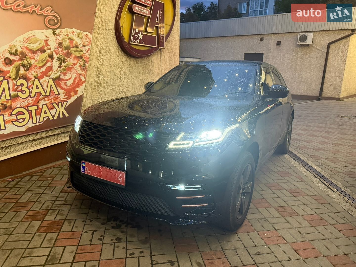 Land Rover Range Rover Velar 2018 VIN SALYB2RN9JA710574 фото оголошення 15 з 18