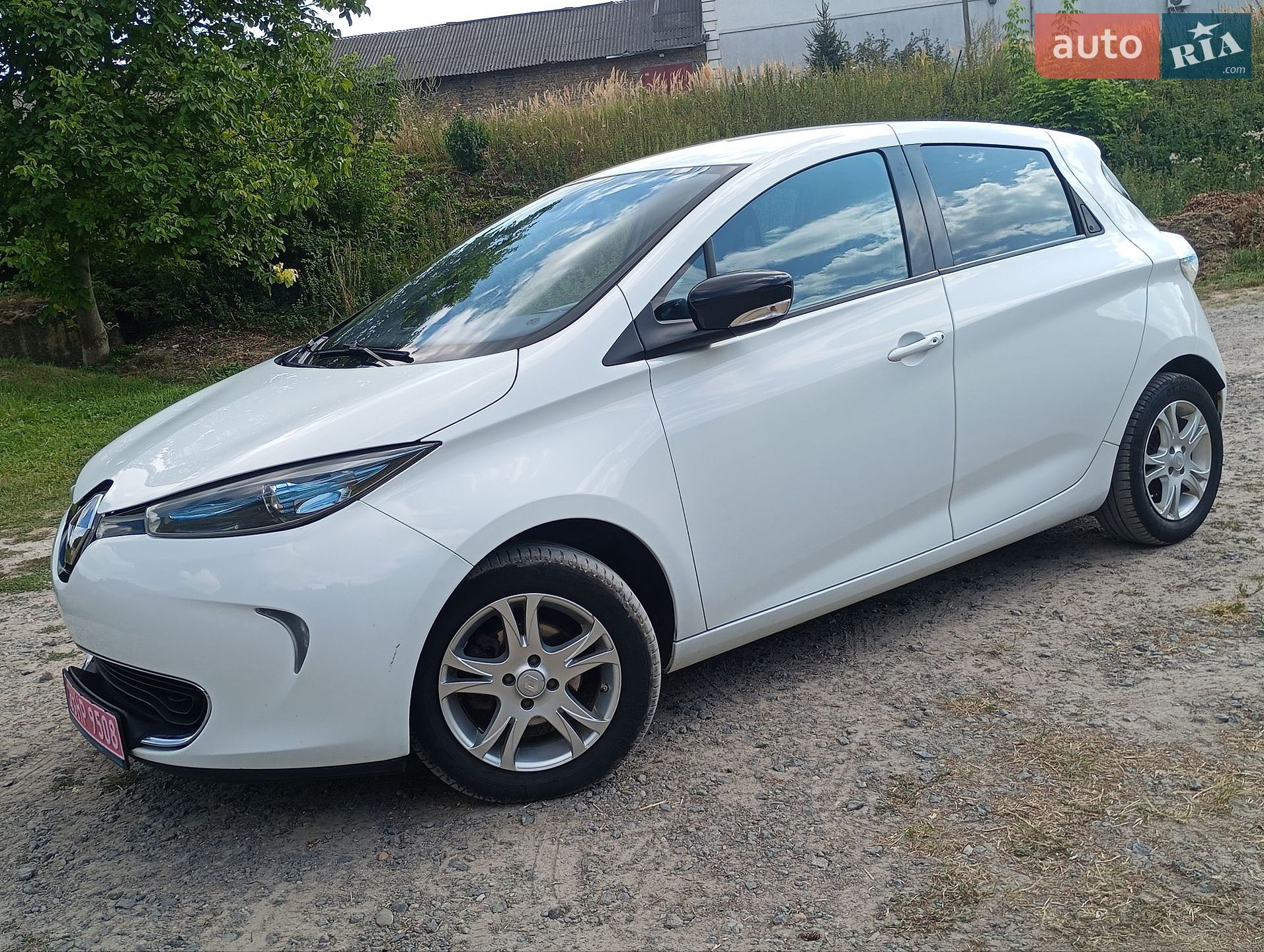 Renault Zoe 2015 VIN VF1AGVYB053401300 фото оголошення 2 з 6
