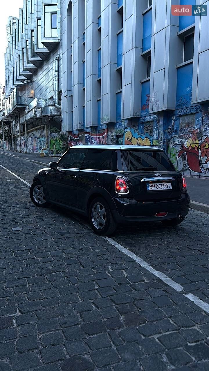 MINI Cooper 2007 VIN WMWMF310X0TT76166 фото оголошення 3 з 10