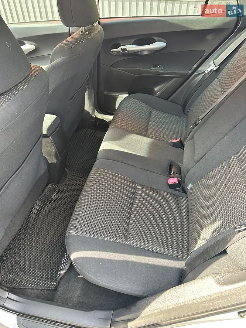 Toyota Auris 2011 VIN NMTKV56E50R070910 фото оголошення 15 з 16