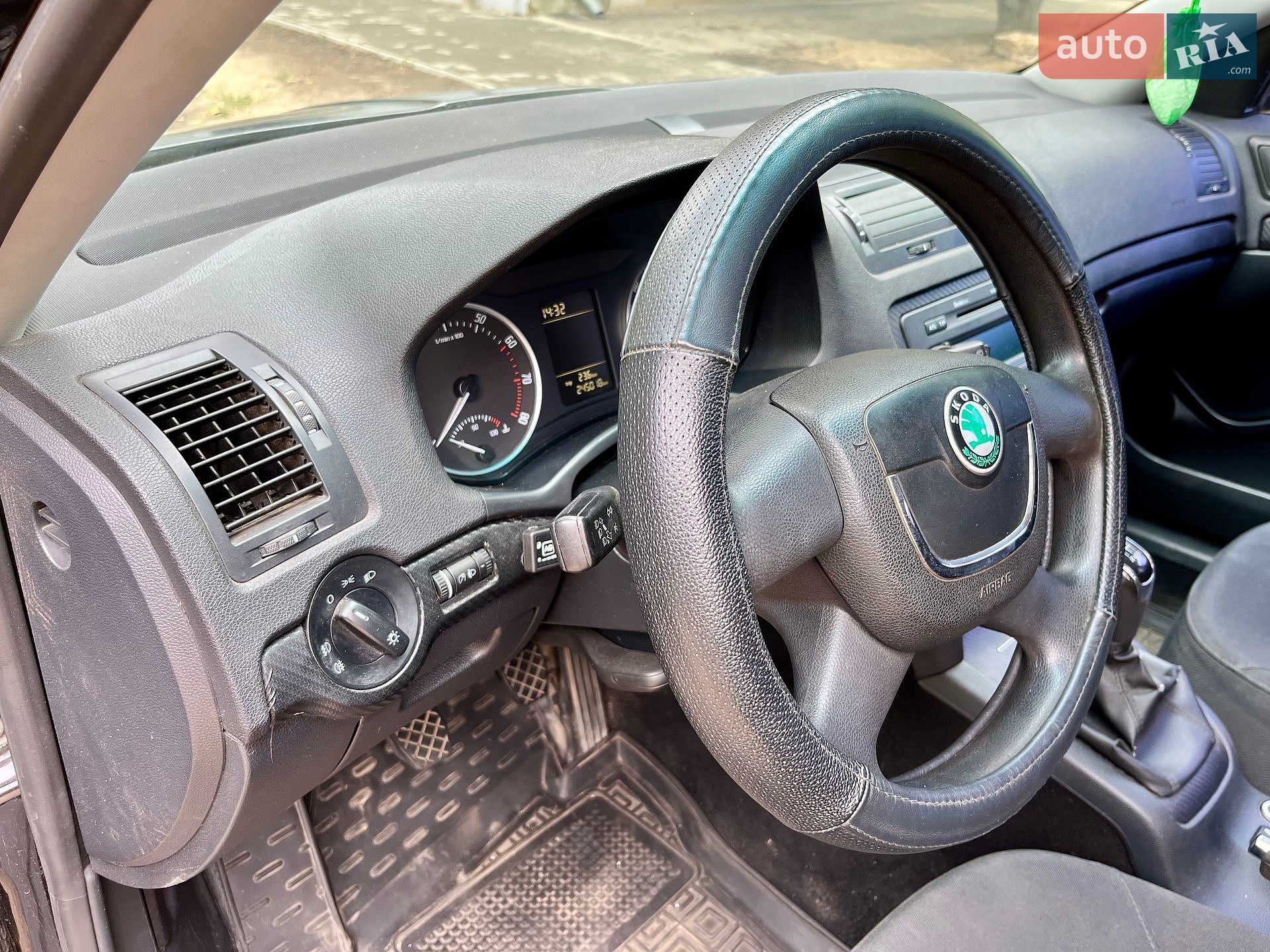 Skoda Octavia 2011 VIN Y6UCK41Z8CB153228 фото оголошення 10 з 17