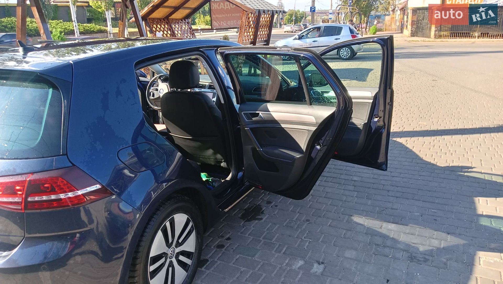 Volkswagen e-Golf 2015 VIN WVWZZZAUZFW910967 фото оголошення 2 з 14
