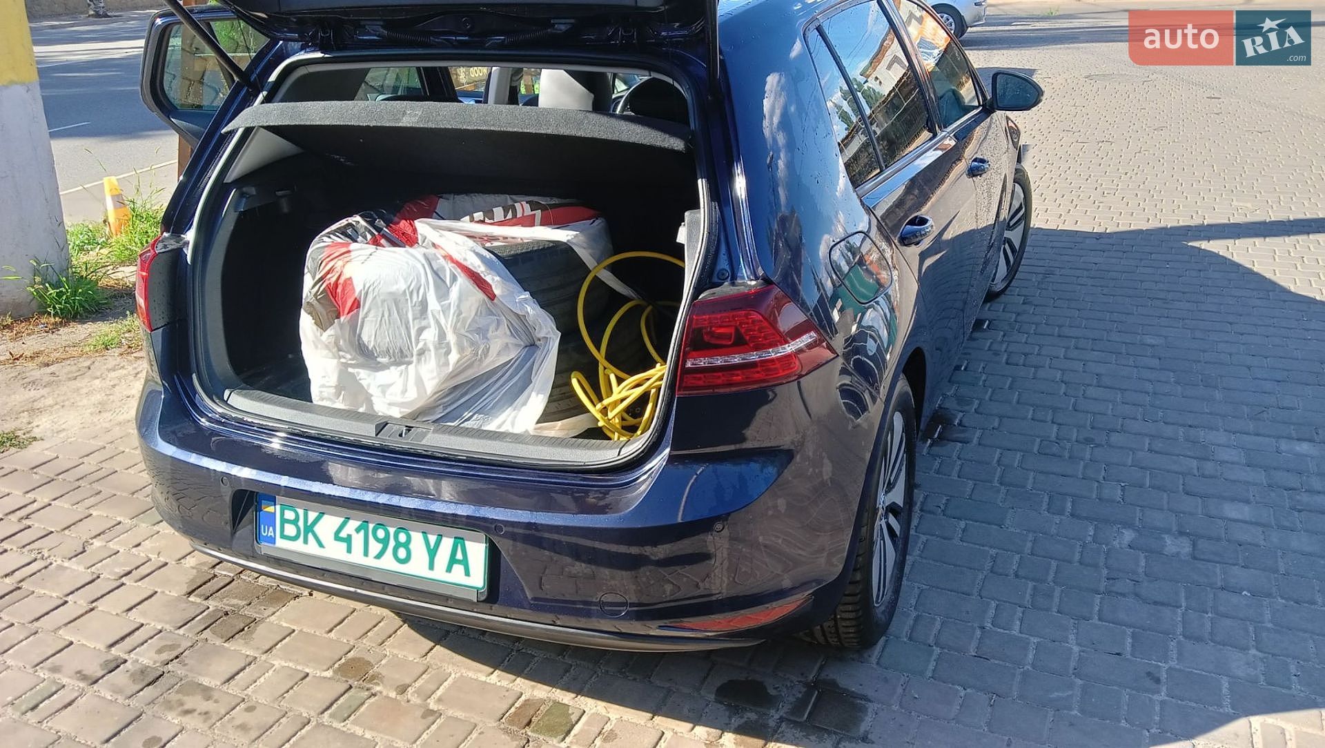 Volkswagen e-Golf 2015 VIN WVWZZZAUZFW910967 фото оголошення 4 з 14