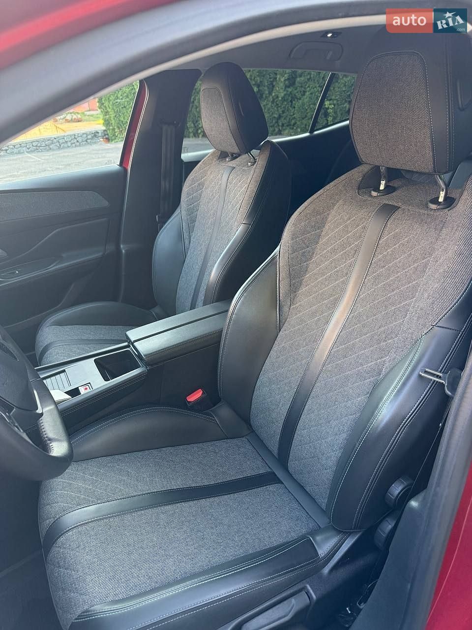 Peugeot 408 2023 VIN VR3F3EGPPPY550327 фото оголошення 32 з 59