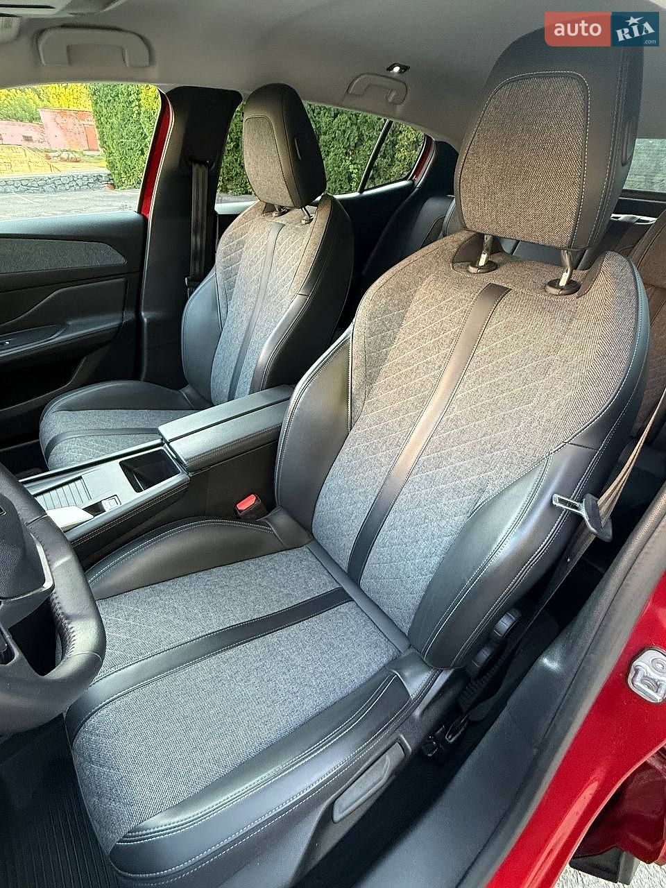 Peugeot 408 2023 VIN VR3F3EGPPPY550327 фото оголошення 30 з 59