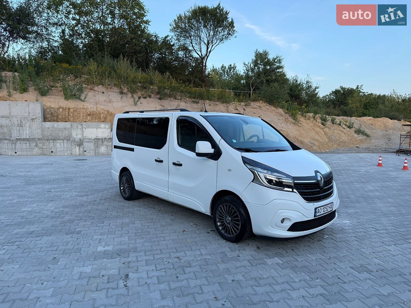 Renault Trafic 2020 VIN VF1FL000165354640 фото оголошення 4 з 18