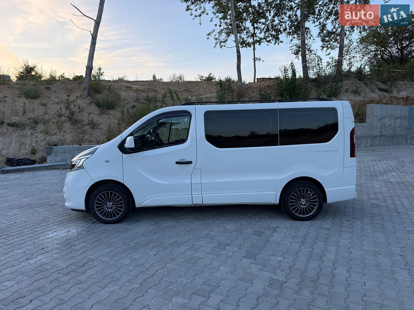 Renault Trafic 2020 VIN VF1FL000165354640 фото оголошення 15 з 18
