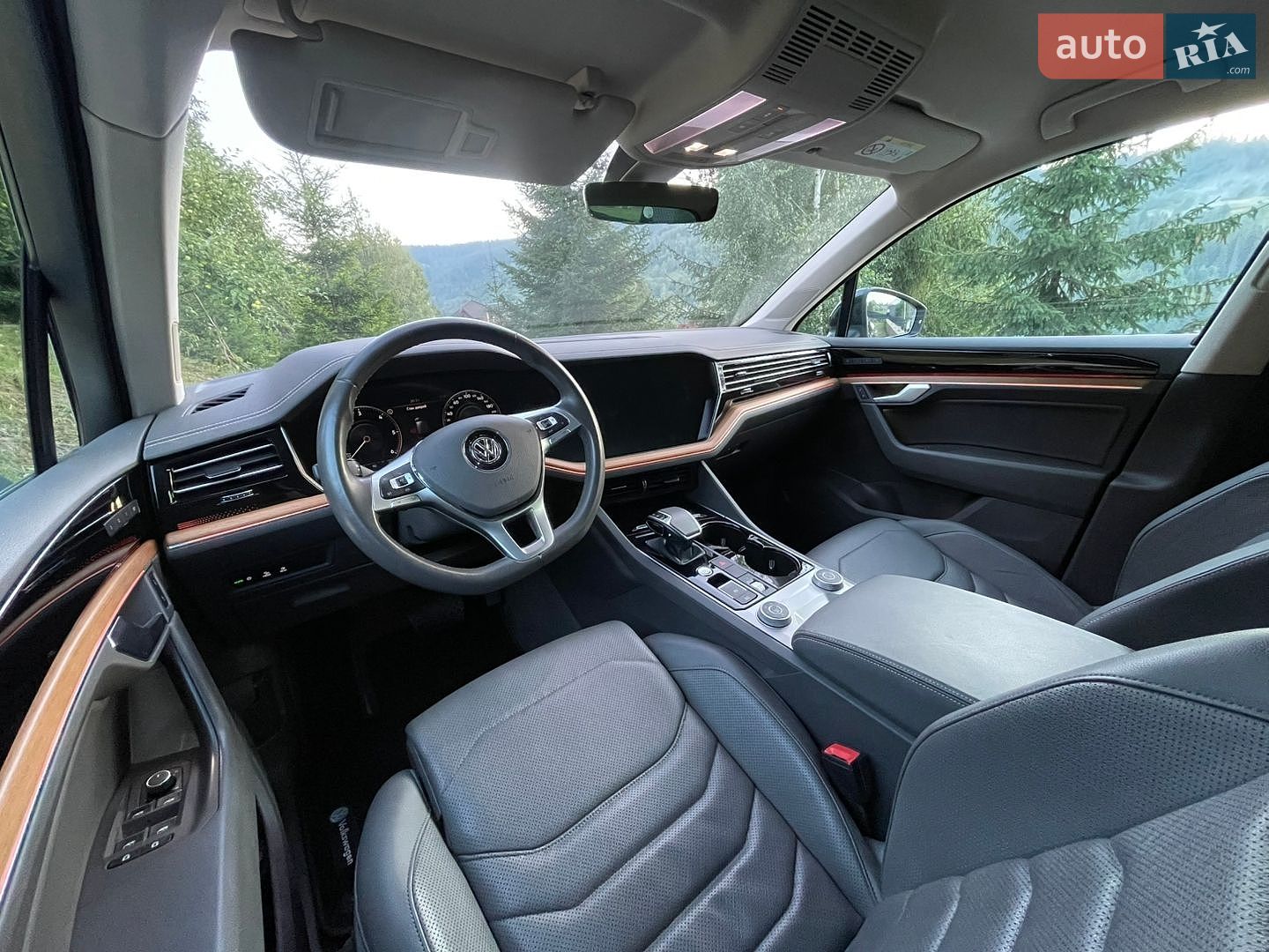 Volkswagen Touareg 2018 VIN WVGZZZCRZJD002067 фото оголошення 24 з 48