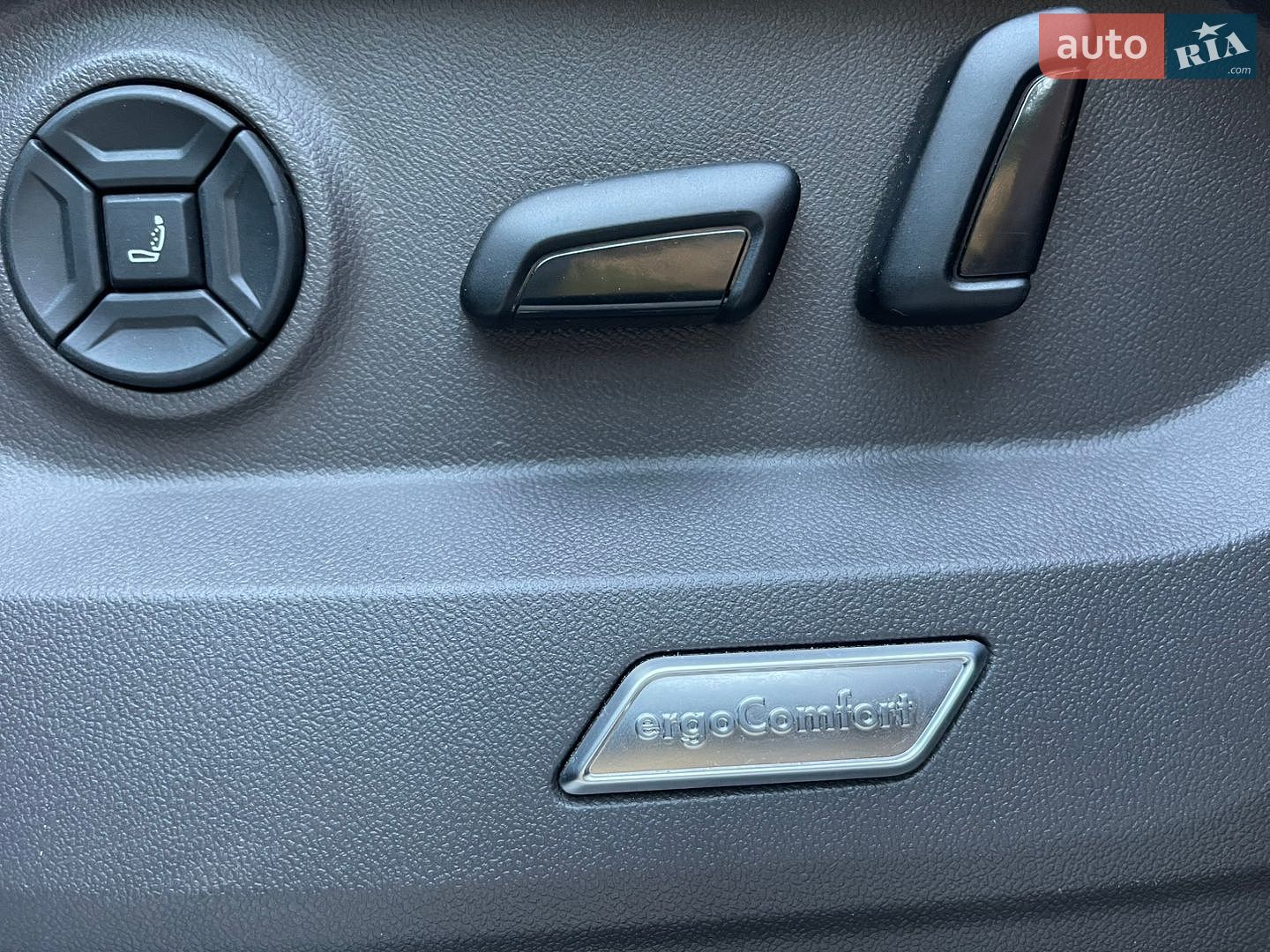 Volkswagen Touareg 2018 VIN WVGZZZCRZJD002067 фото оголошення 29 з 48
