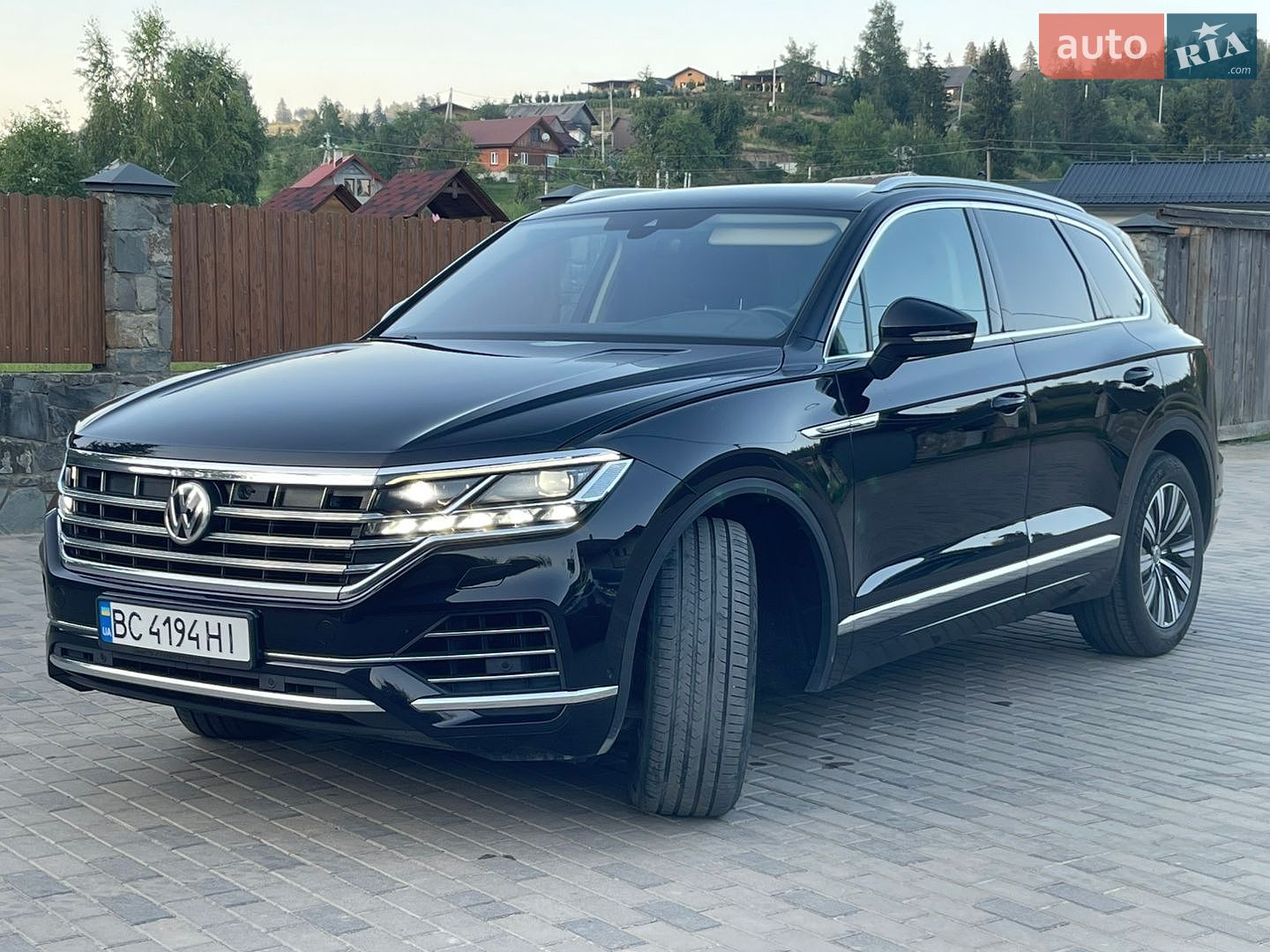 Volkswagen Touareg 2018 VIN WVGZZZCRZJD002067 фото оголошення 2 з 48
