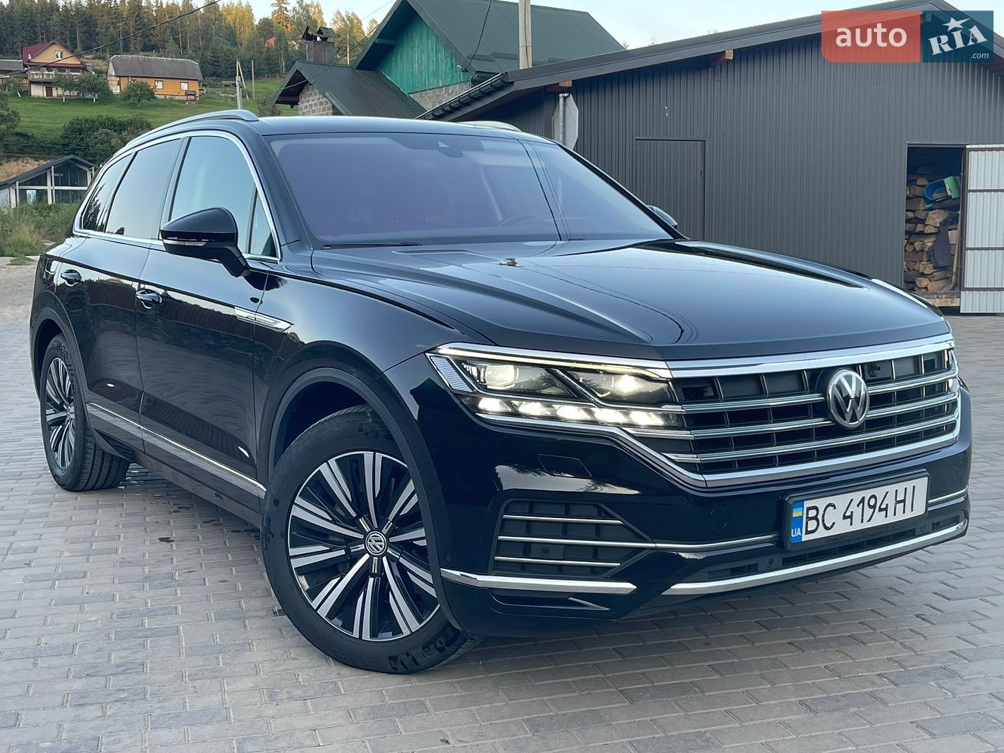 Volkswagen Touareg 2018 VIN WVGZZZCRZJD002067 фото оголошення 3 з 48