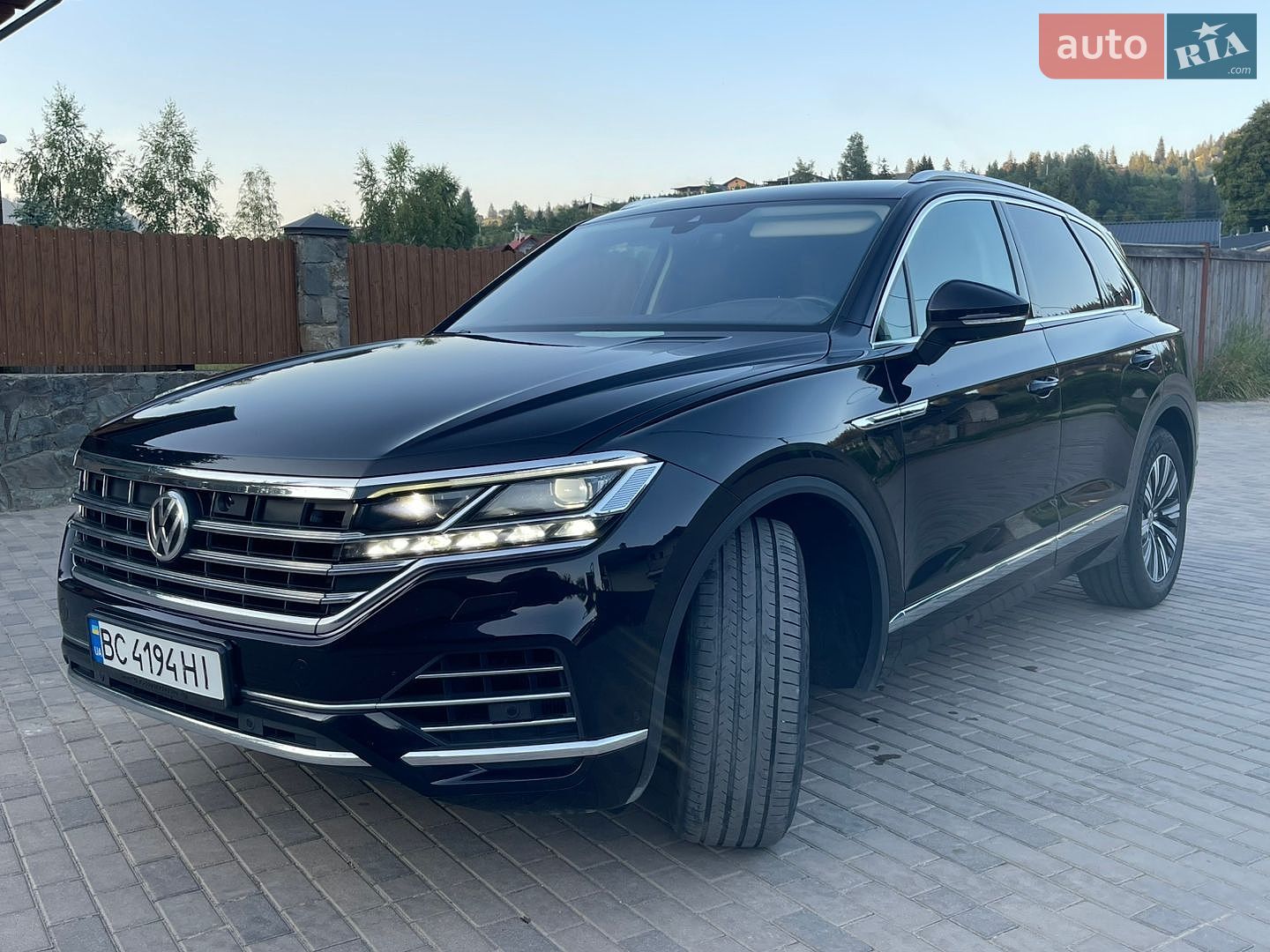 Volkswagen Touareg 2018 VIN WVGZZZCRZJD002067 фото оголошення 4 з 48