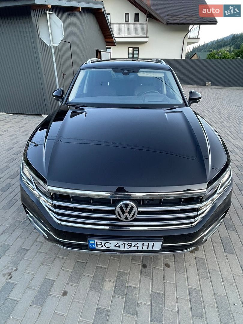 Volkswagen Touareg 2018 VIN WVGZZZCRZJD002067 фото оголошення 18 з 48