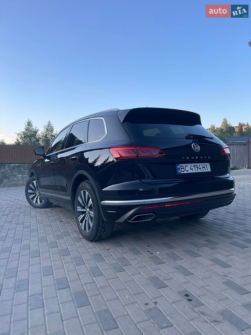 Volkswagen Touareg 2018 VIN WVGZZZCRZJD002067 фото оголошення 14 з 48