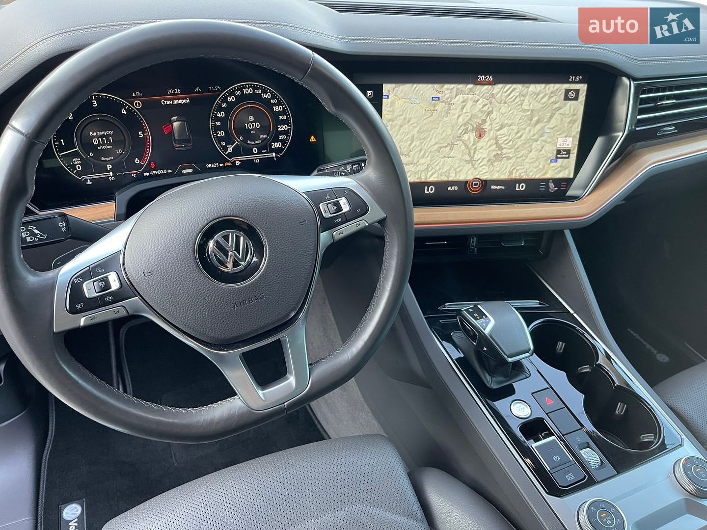 Volkswagen Touareg 2018 VIN WVGZZZCRZJD002067 фото оголошення 44 з 48