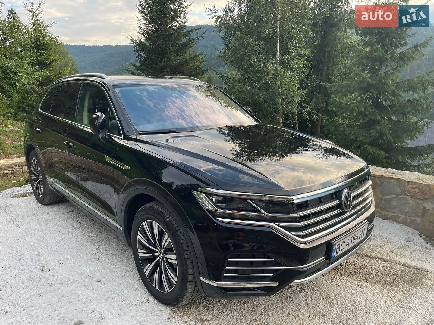 Volkswagen Touareg 2018 VIN WVGZZZCRZJD002067 фото оголошення 8 з 48