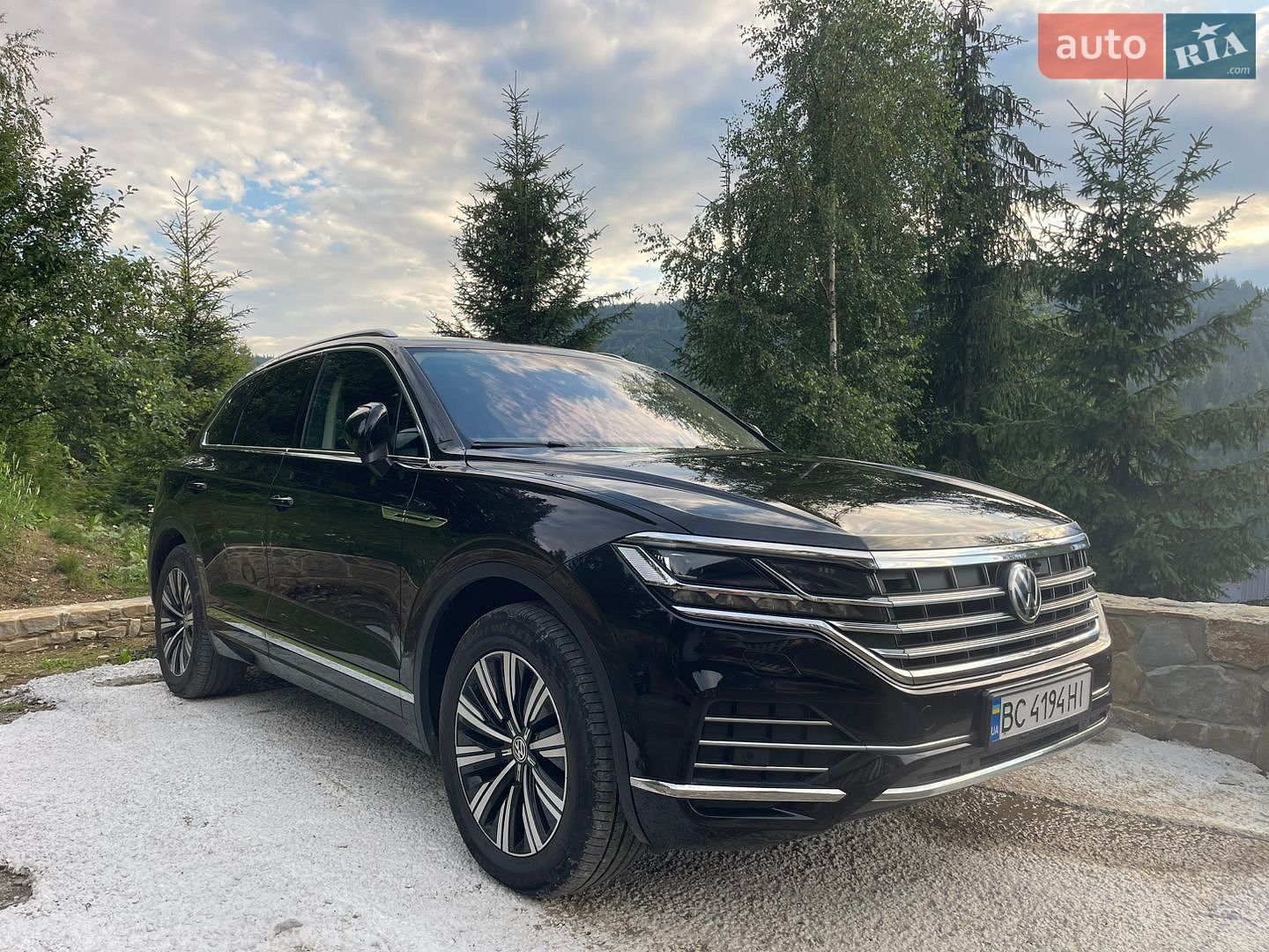 Volkswagen Touareg 2018 VIN WVGZZZCRZJD002067 фото оголошення 9 з 48