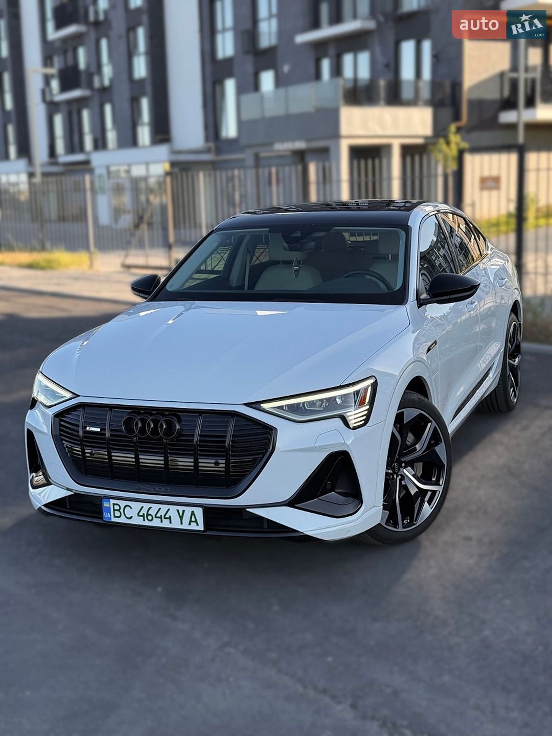 Audi e-tron Sportback 2021 VIN WA11AAGE0NB020294 фото оголошення 3 з 54