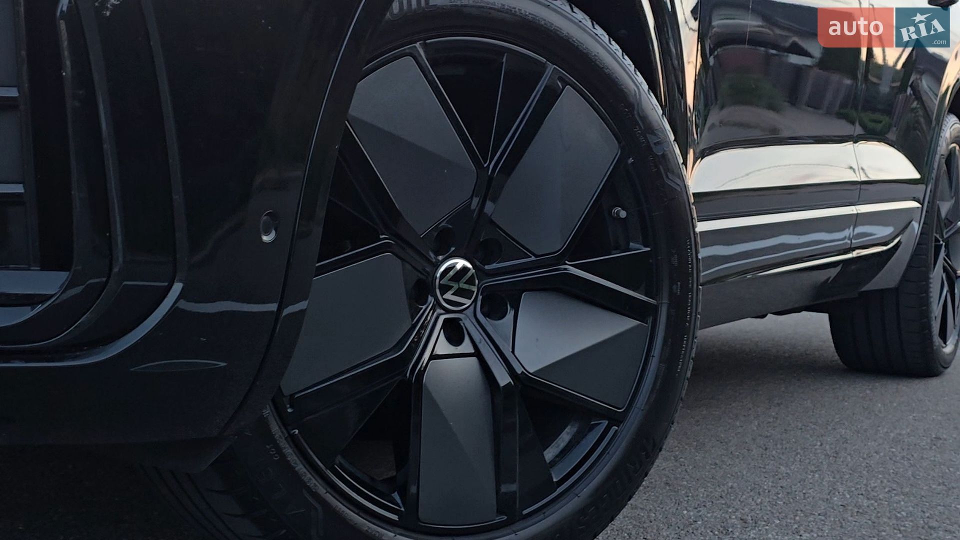 Volkswagen Touareg 2024 VIN WVGZZZCR1RD025129 фото оголошення 18 з 79