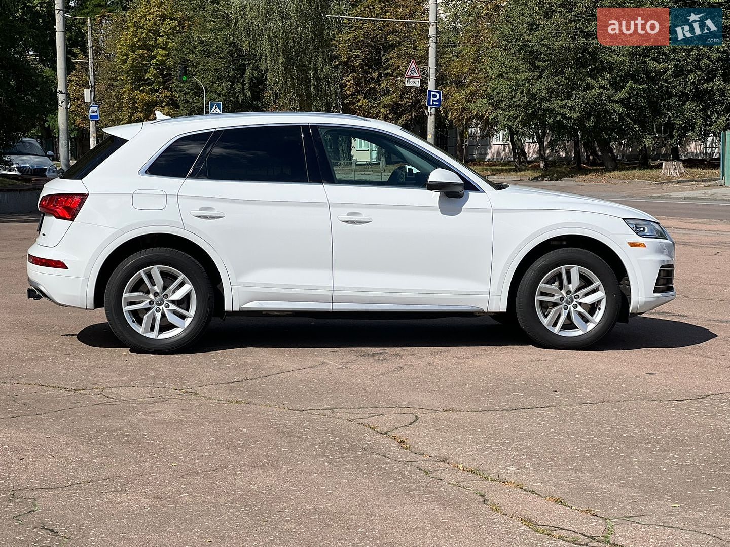 Audi Q5 2020 VIN WA1ANAFYXL2063120 фото оголошення 4 з 47