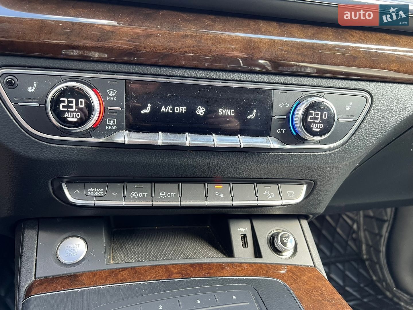 Audi Q5 2020 VIN WA1ANAFYXL2063120 фото оголошення 23 з 47
