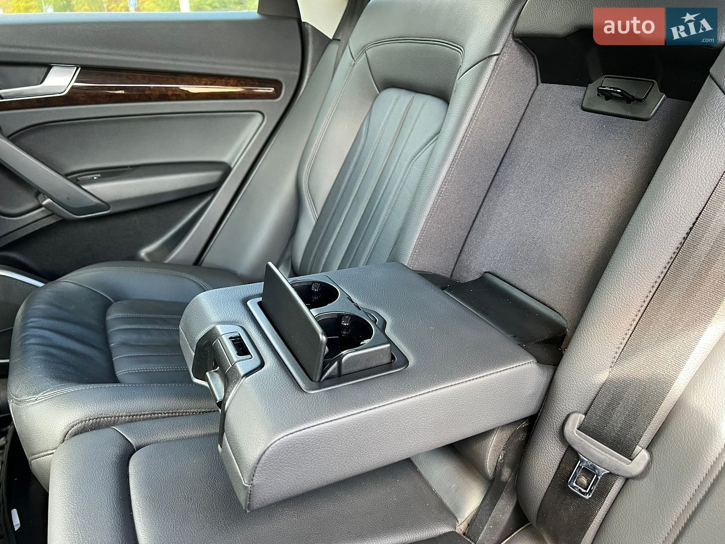 Audi Q5 2020 VIN WA1ANAFYXL2063120 фото оголошення 36 з 47