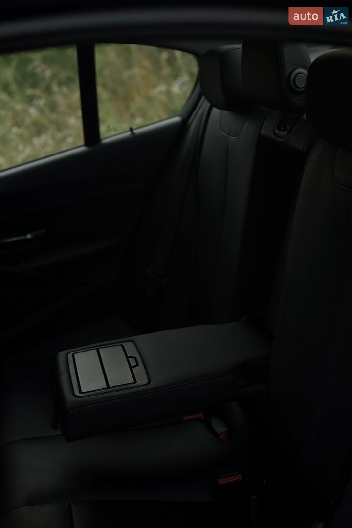 BMW 3 Series 2015 VIN WBA3B5C54FF962011 фото оголошення 30 з 33